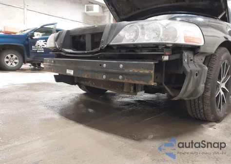 2005 Lincoln Town Car Signature Limited из США, поврежденный, VIN 1LNHM82W55Y606549